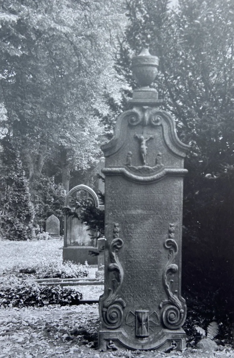 Epitaph auf dem Friedhof der Michaelskirche in Neuenkirchen